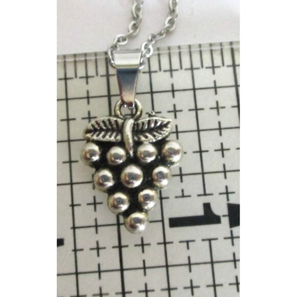 New Silver Grape Cluster Pendant Necklace W/ 18" Stainless Chain Unisex Jewelry - Picture 5 of 5